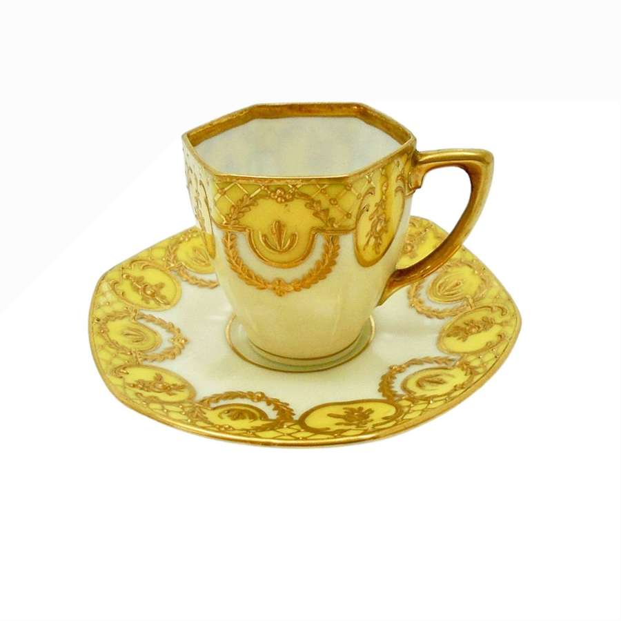 A fine Fraureuth Porcelain Cabinet Cup & Saucer