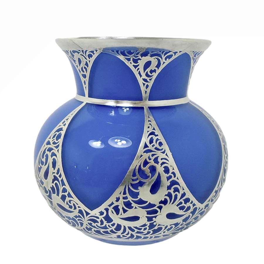 Friedrich Deusch: Josephine glass vase designed by Alexander Pfohl