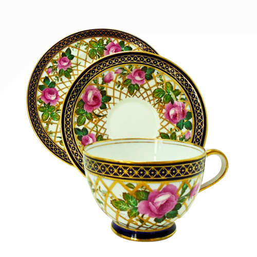 A stunning Aynsley cup saucer plate pattern A3154
