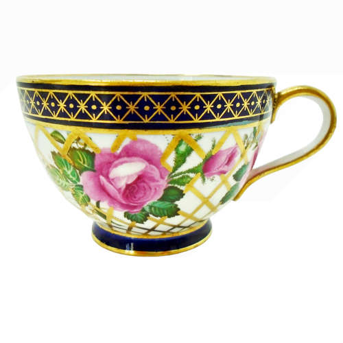 A stunning Aynsley cup saucer plate pattern A3154