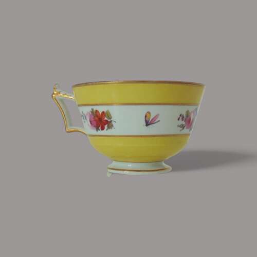 Flight Barr & Barr Yellow Ground Tea Cup & Saucer