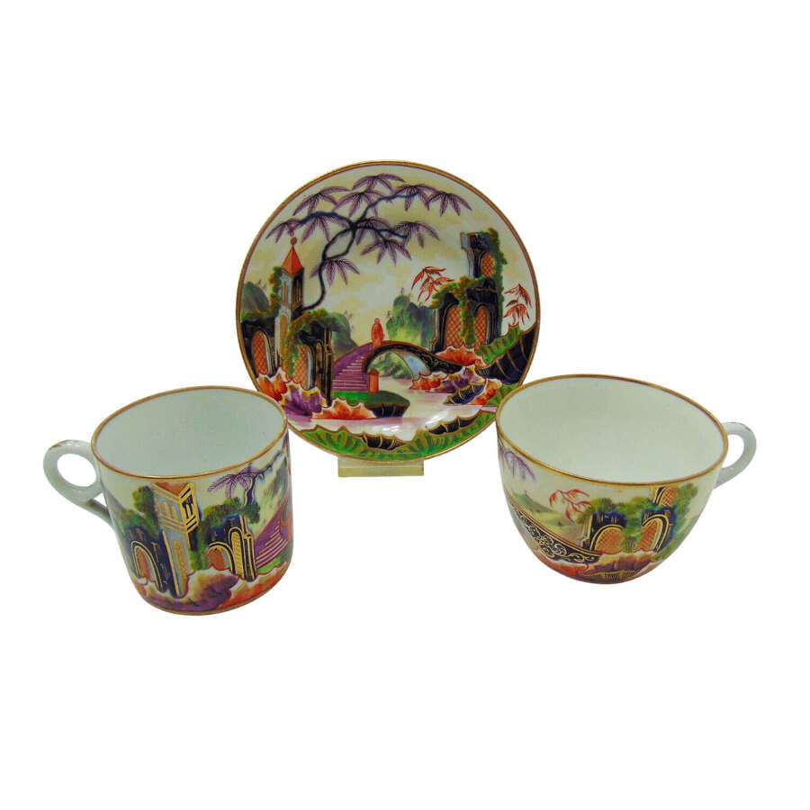 Minton - A fine Chinoiserie figure on a bridge trio with Pattern 816